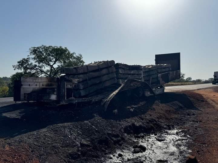 Fait divers : Un camion minier calciné sur la route Kankan-Kouroussa