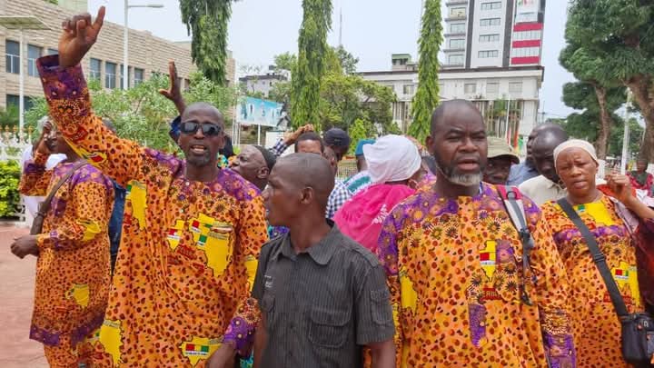 Guinée : Des candidats au hajj 2025 abusés, organisent un sit-in à Conakry 