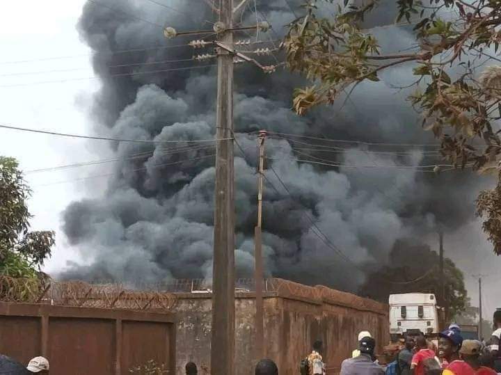 Fait divers : Incendie dans un parking de citerne de carburant à Sonfonia